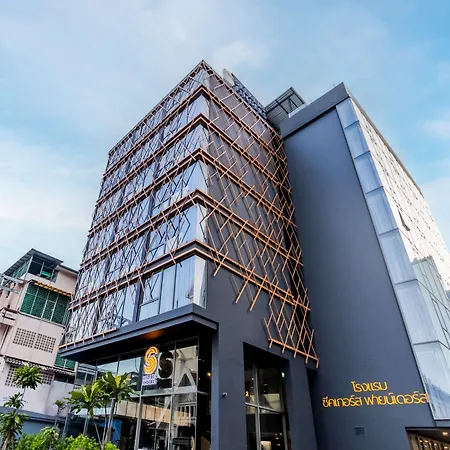 Seekers Finders Rama IV Hotel Surestay Collection By BW