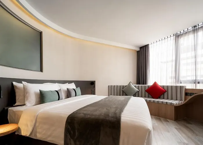 Hotel Seekers Finders Rama Iv Surestay Collection By Bw Bangkok