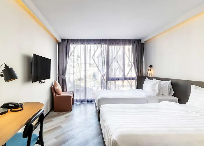 Hotel Seekers Finders Rama Iv Surestay Collection By Bw 4*