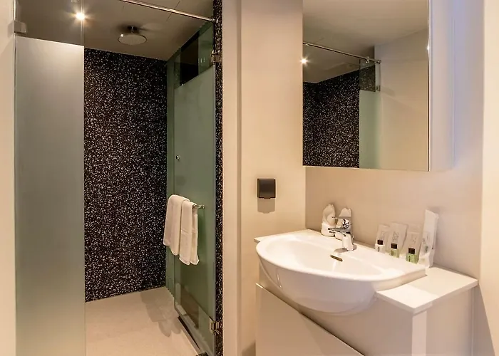 Seekers Finders Rama Iv Surestay Collection By Bw Hotel