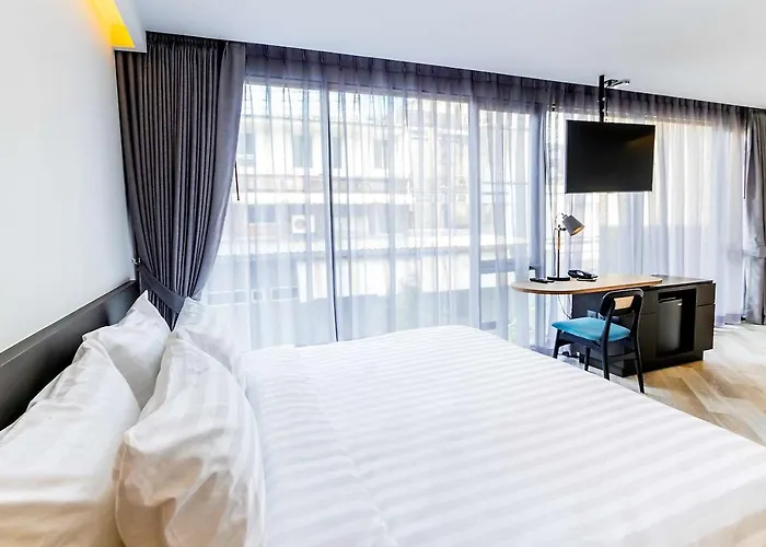 Seekers Finders Rama Iv Surestay Collection By Bw Hotel Bangkok
