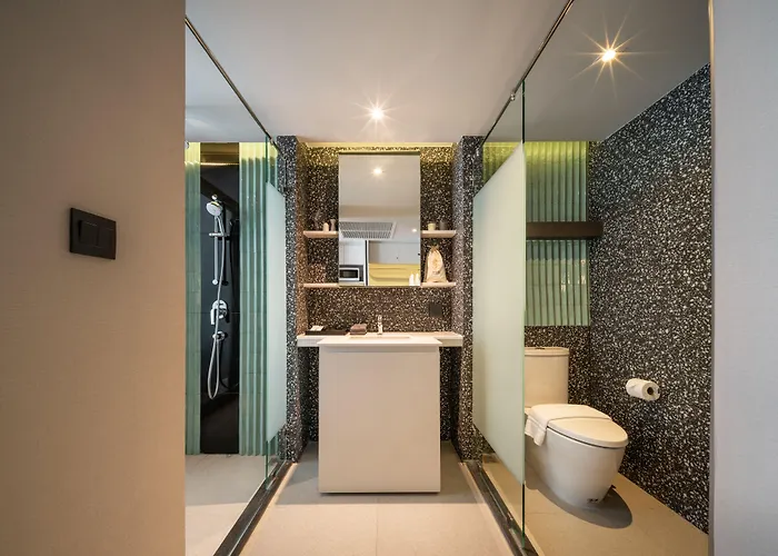 Hotel Seekers Finders Rama Iv Surestay Collection By Bw 4*